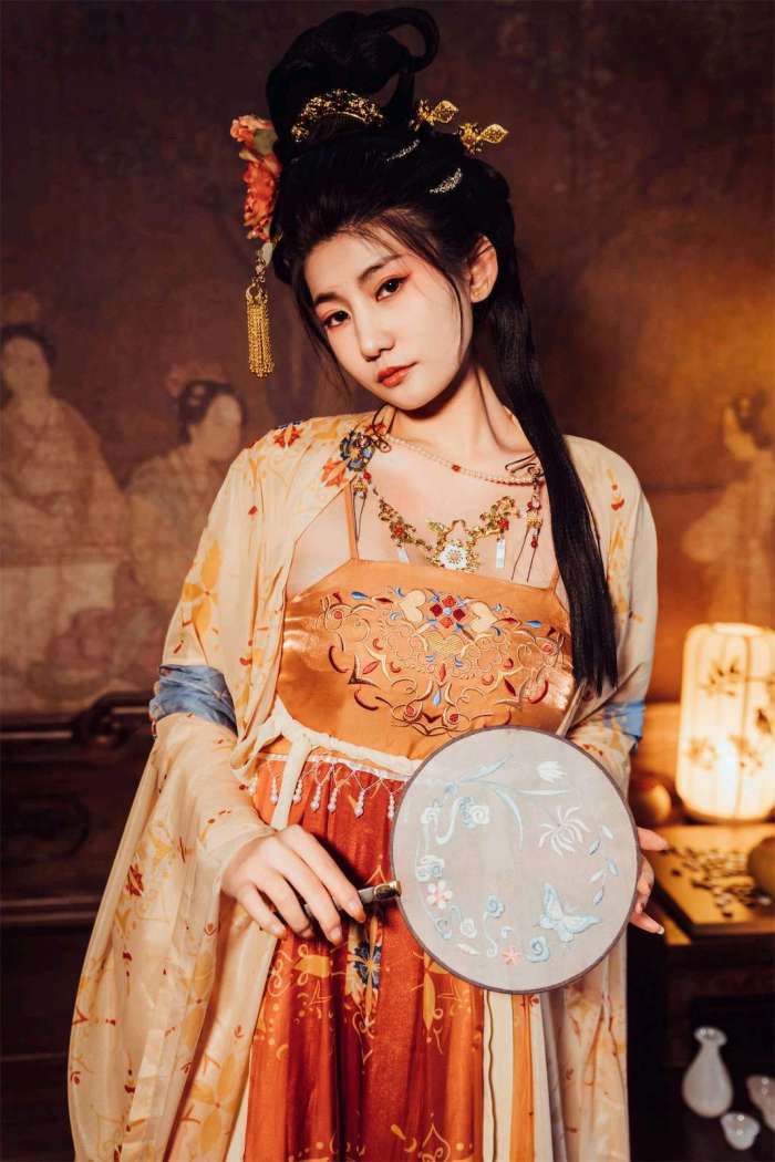 星澜是澜澜叫澜妹呀 – 宫廷春欲晚 [90P1V145MB]