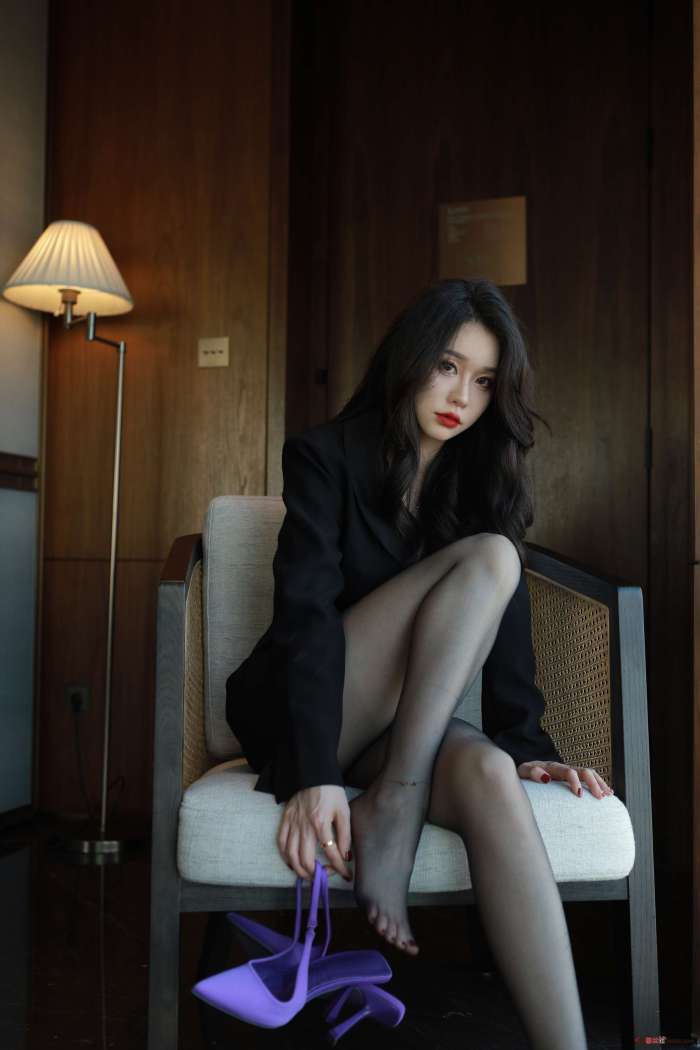 Sia不吃鱼 性感包臀裙黑丝玉足 [88P1V3.0G]