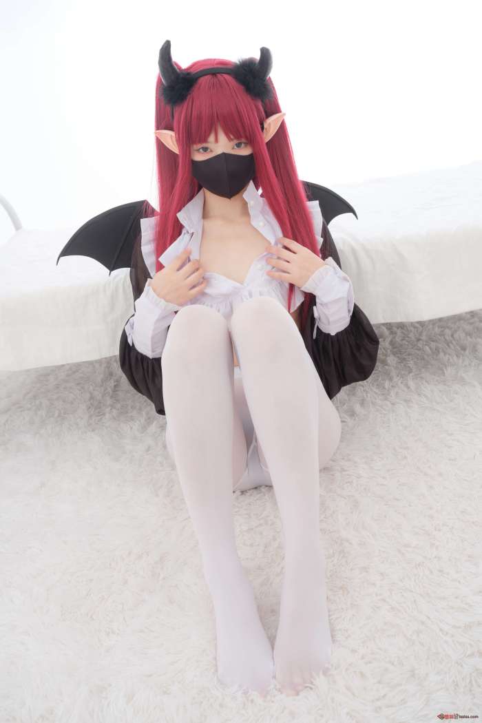 紧急企划 见希w – 白丝黑丝小恶魔 [67P1.01GB]