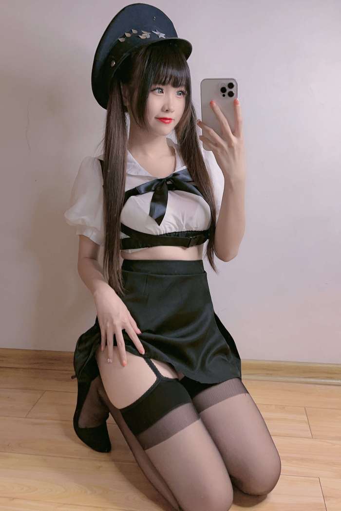 miko酱ww –  自拍系列mikoの黑丝2 [182P439MB]