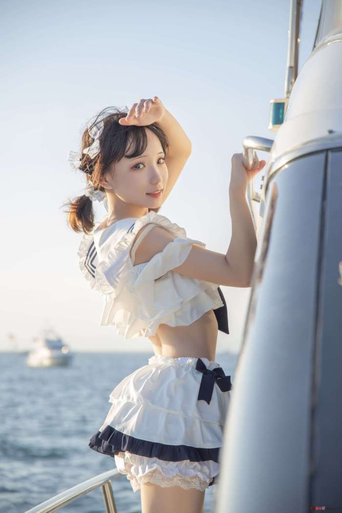 花柒 – 三亚熊之海军风泳装 [12P-153MB]