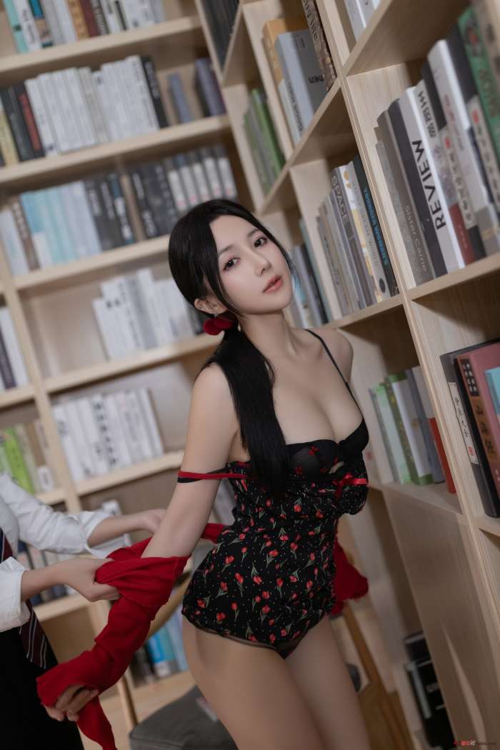 鱼子酱Fish – [内购系列] – 图书馆 [120P1.3GB]