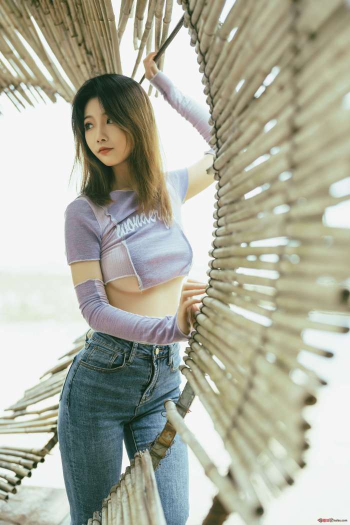 桃良阿宅 – 游玩 [9P55MB]