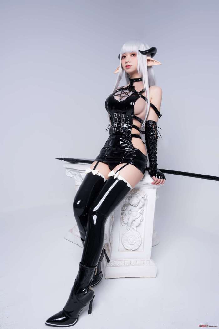 izumi泉桃子 – 死神 [83P-519MB]