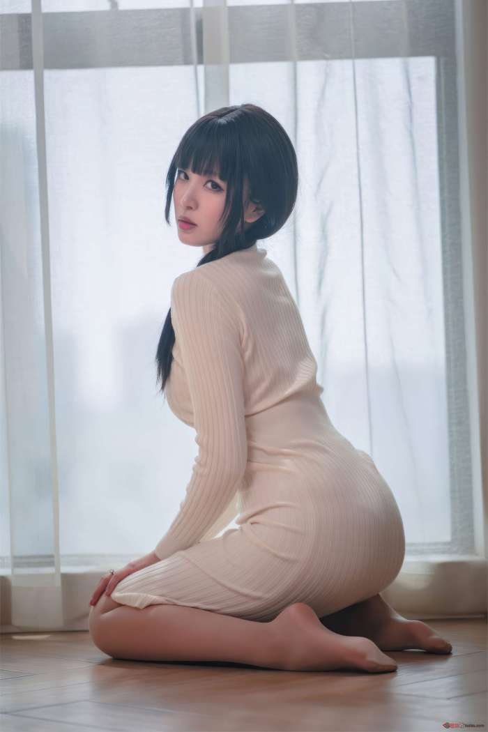 轩萧学姐 – 肉丝家妻[70P-555MB]