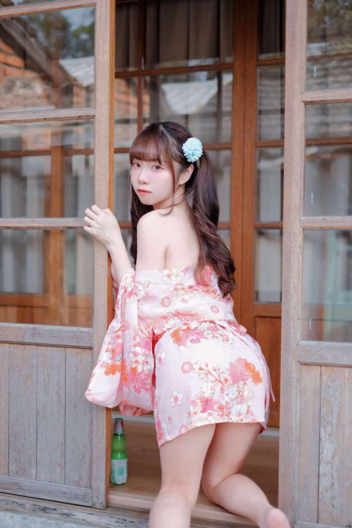 可可小白兔 –  夏日浴衣 纯欲粉嫩少女 [34P227MB]