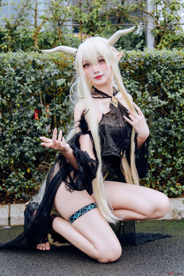 凰儿 – 闪灵泳装  [14P48MB]