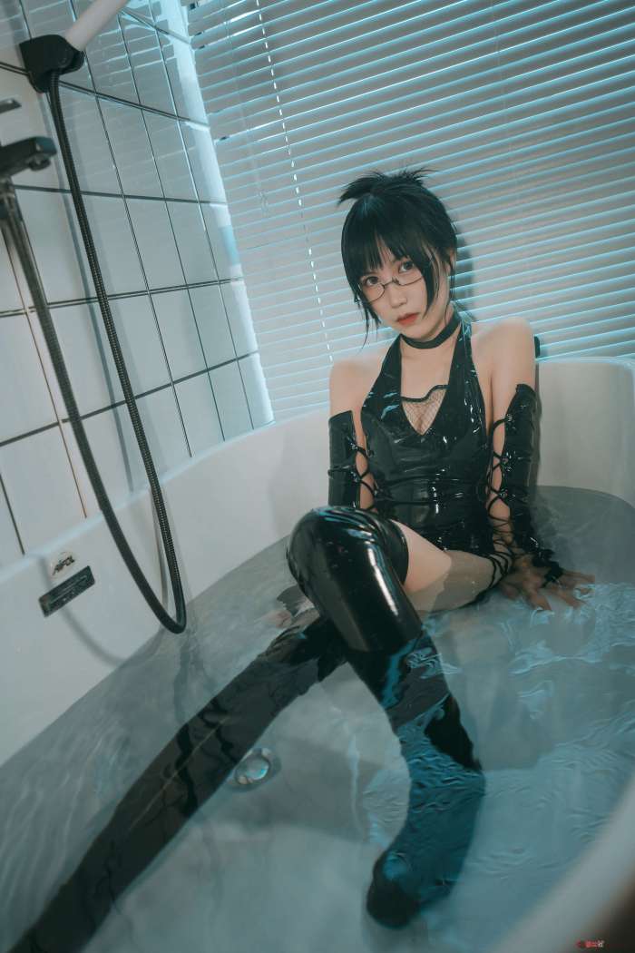 逐月Su(枸名) – 忍者 [27P107MB]