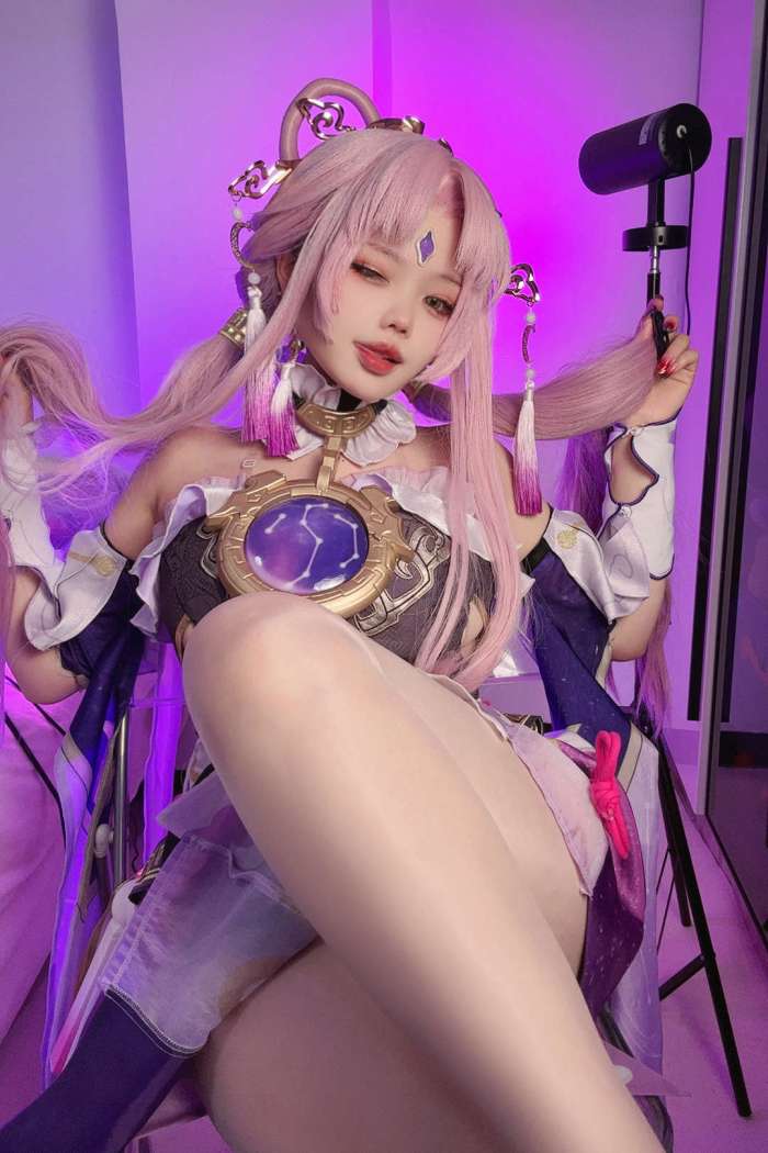 小瑶幺幺 –  符玄自拍版 [50P4V193MB]