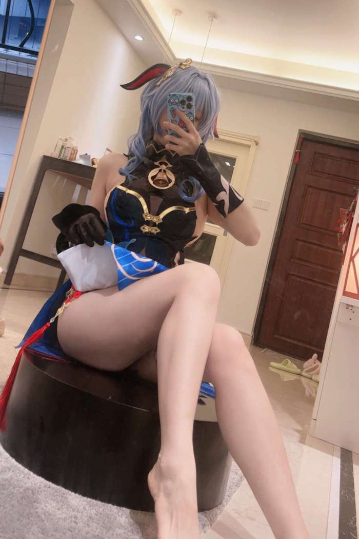 屑雪雪鸭 – 甘雨 新年 [42P1V57MB]