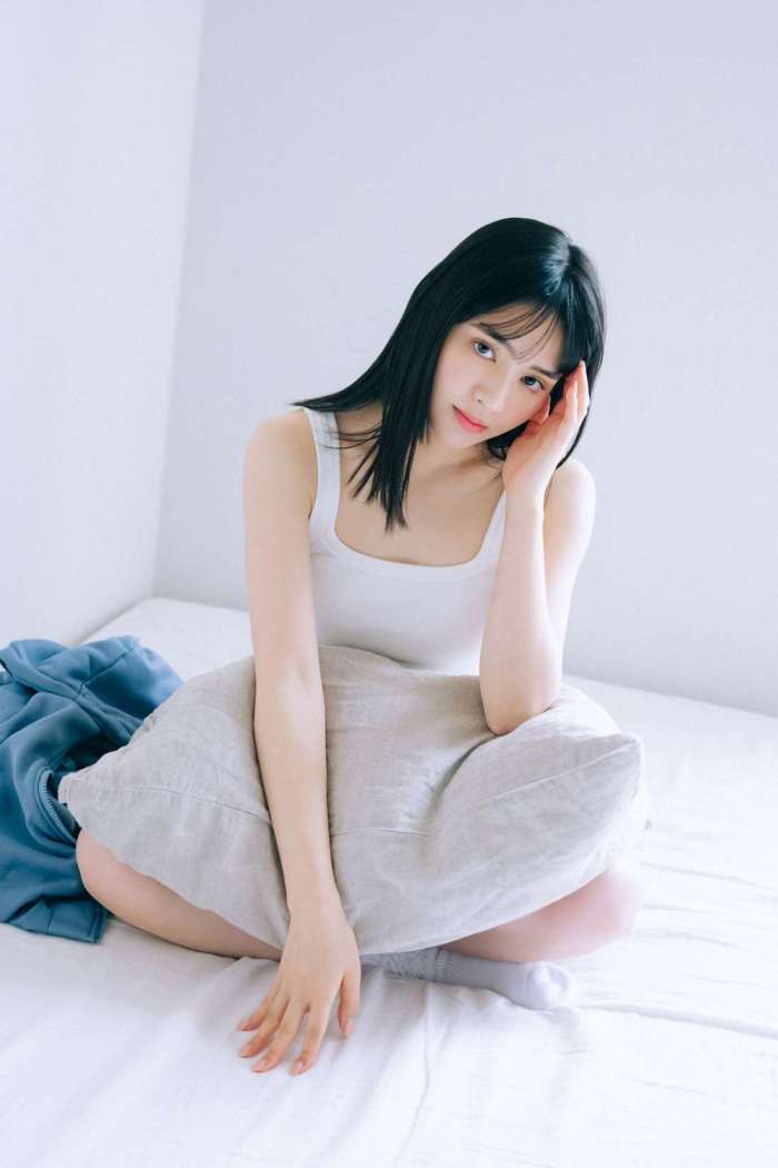 Suzuka Chinzei 鎮西寿々歌 – WHITE graph [62P115MB]