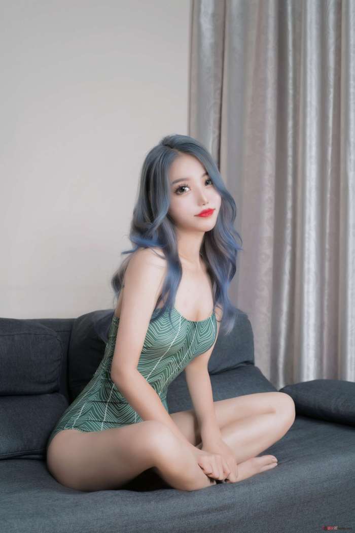 eloise软软 –  泳衣 [16P192MB]