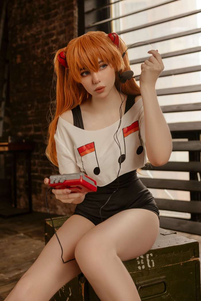 Alina Becker – Evangelion. Asuka. Music [10P31MB]