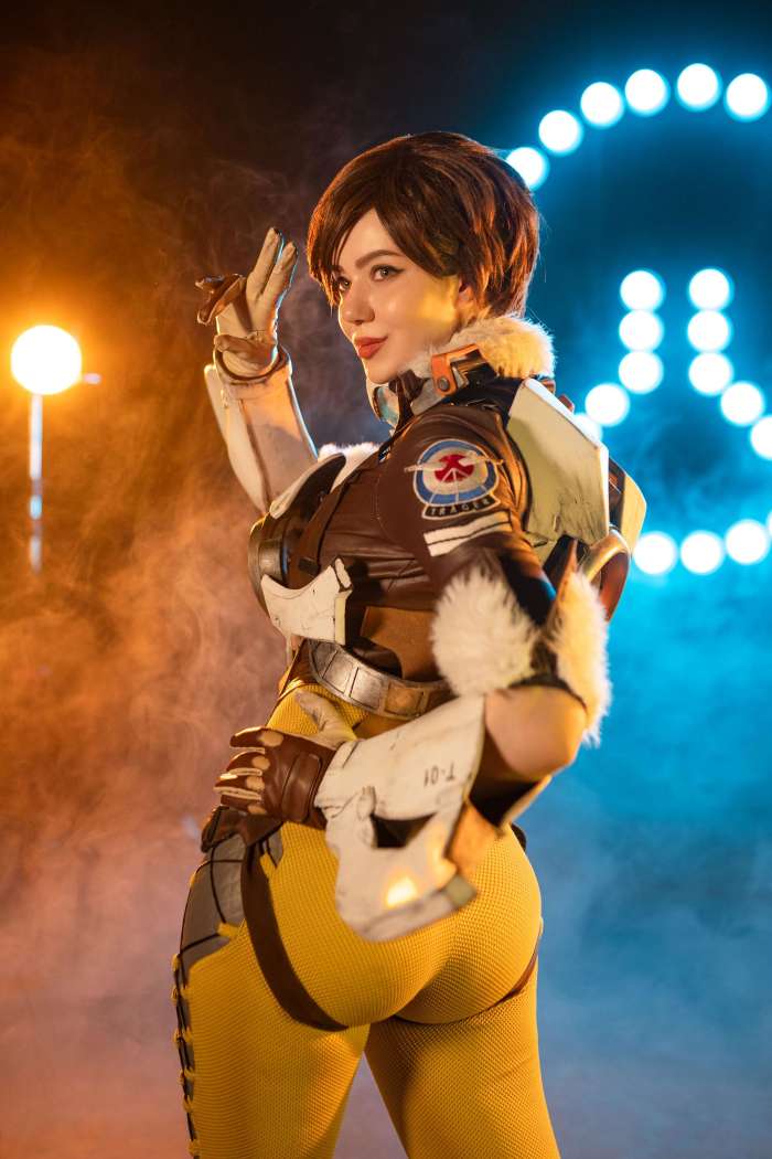 Alina Becker – Overwatch. Tracer [33P26MB]
