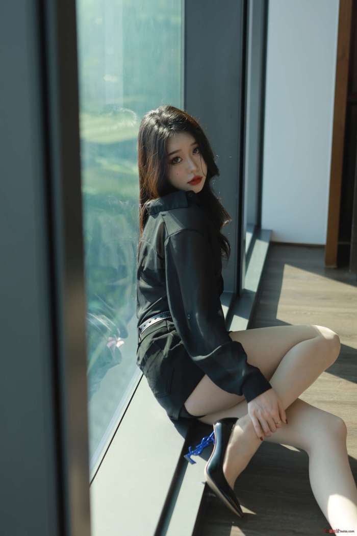 Sia不吃鱼 – 微密圈 黑色系肉丝OL [97P1V986MB]