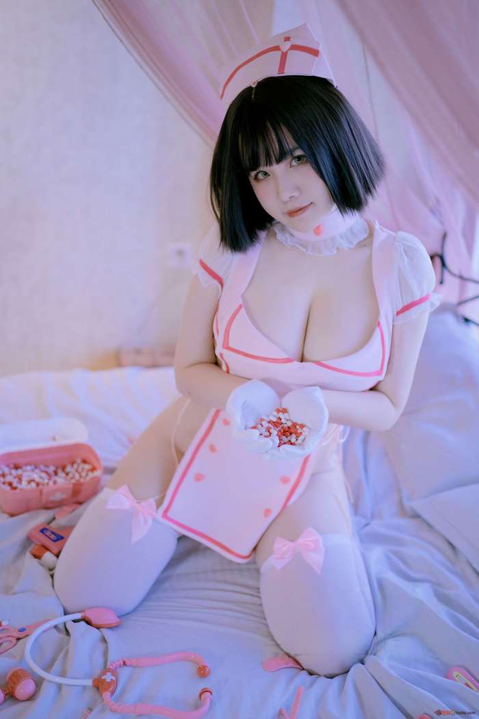 阿半今天很开心 – 粉护士 [37P-404M]