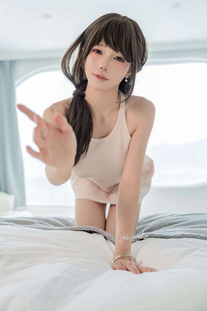 咬一口兔娘(黏黏团子兔) – 11月作品『同居姐姐』- SY [72P1V273MB]