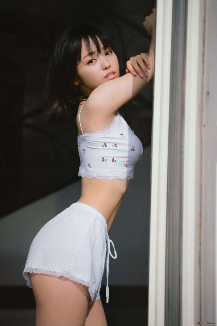 Yui Imaizumi (今泉佑唯) – 誰も知らない私 [135P1.29GB]