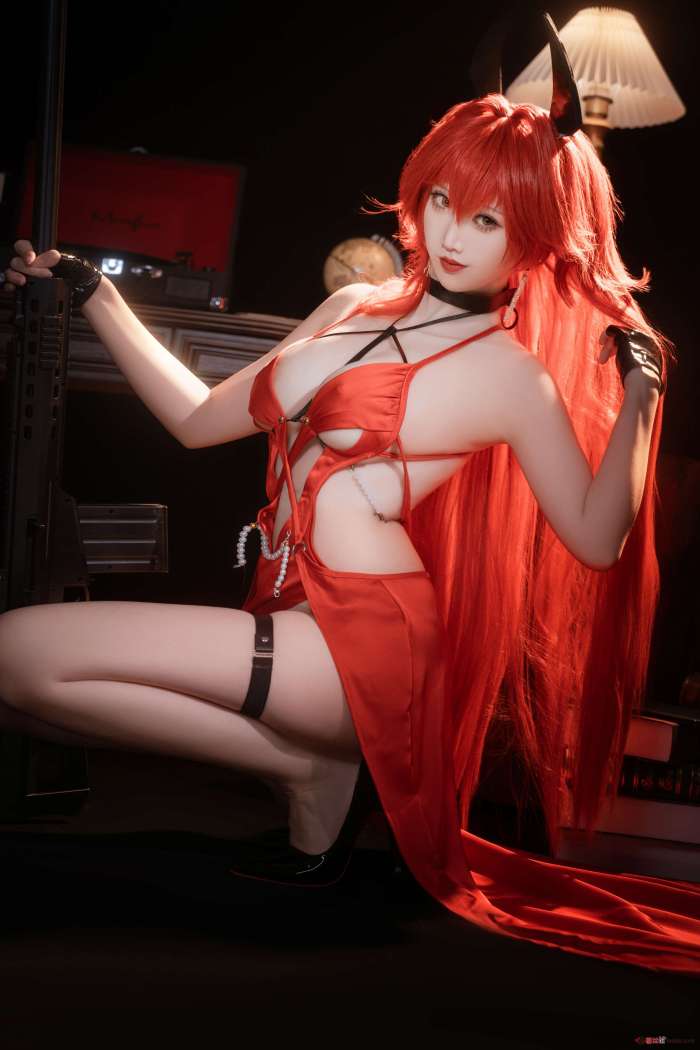 面饼仙儿 – Nikke 小红帽礼服 [24P245MB]