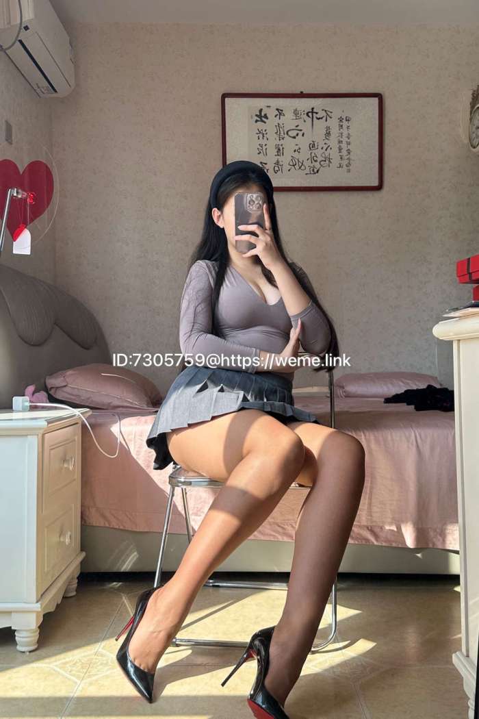 美邵女Baby – 棕色丝袜 [60P28MB]