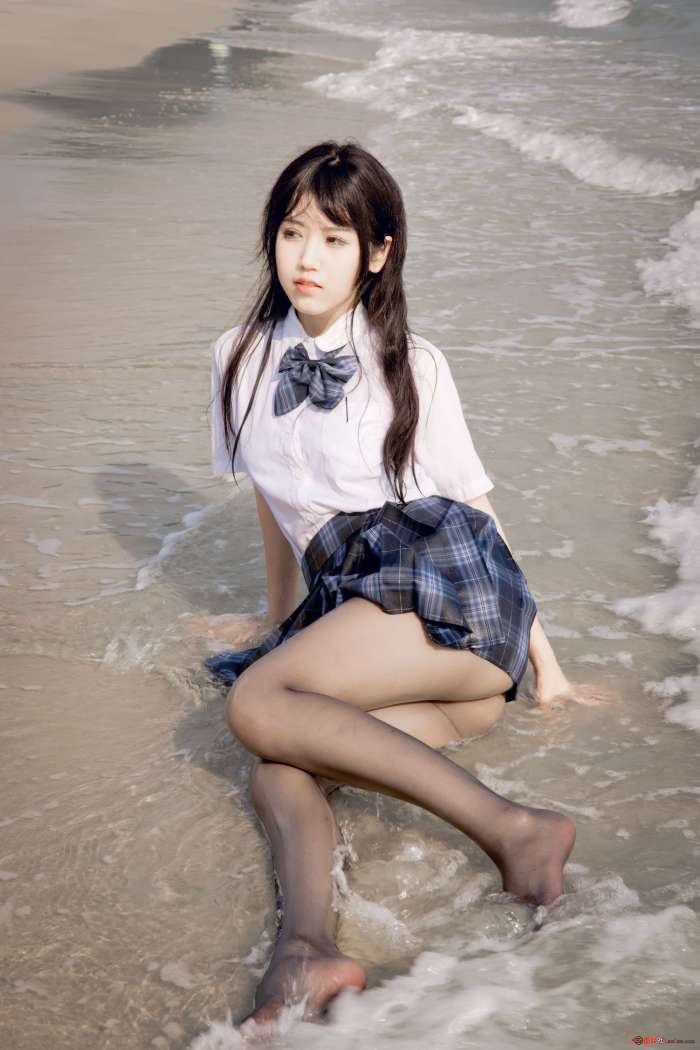 不呆猫 – 泳衣jk学妹 [59P1V-1.30GB]