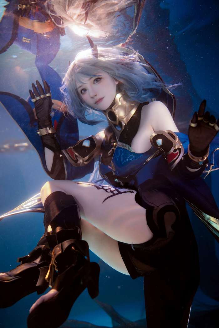 拼音音_  寒鸦：超级小禾儿 雪衣 [18P138MB]