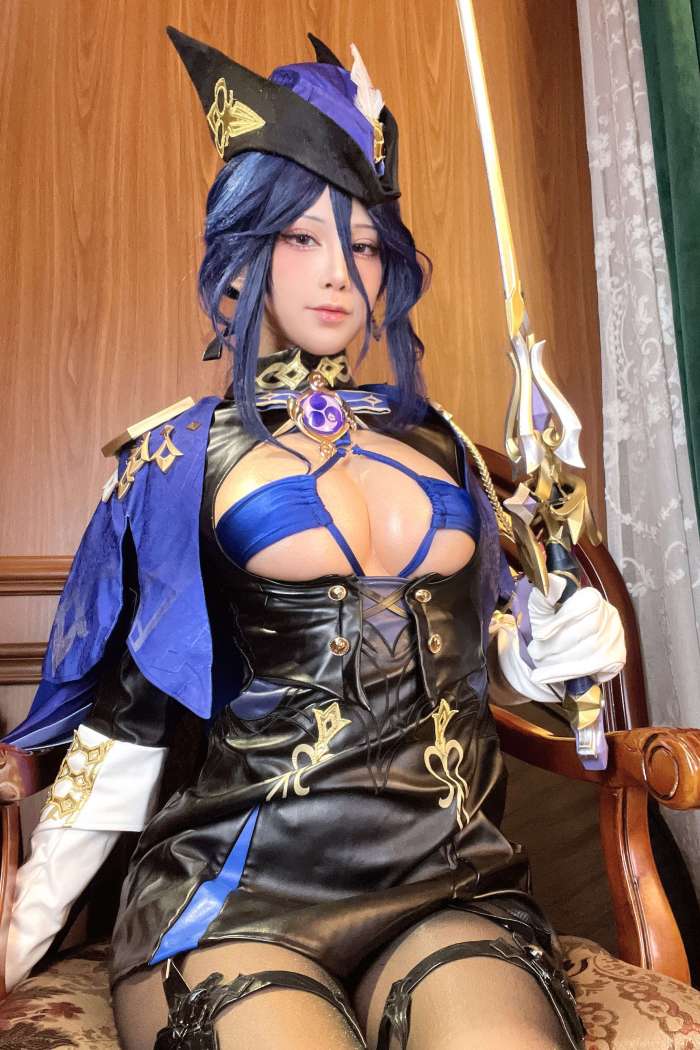 水淼Aqua – Nikke胜利女神 梅登：冰蔷薇 自拍 [26P-42MB]