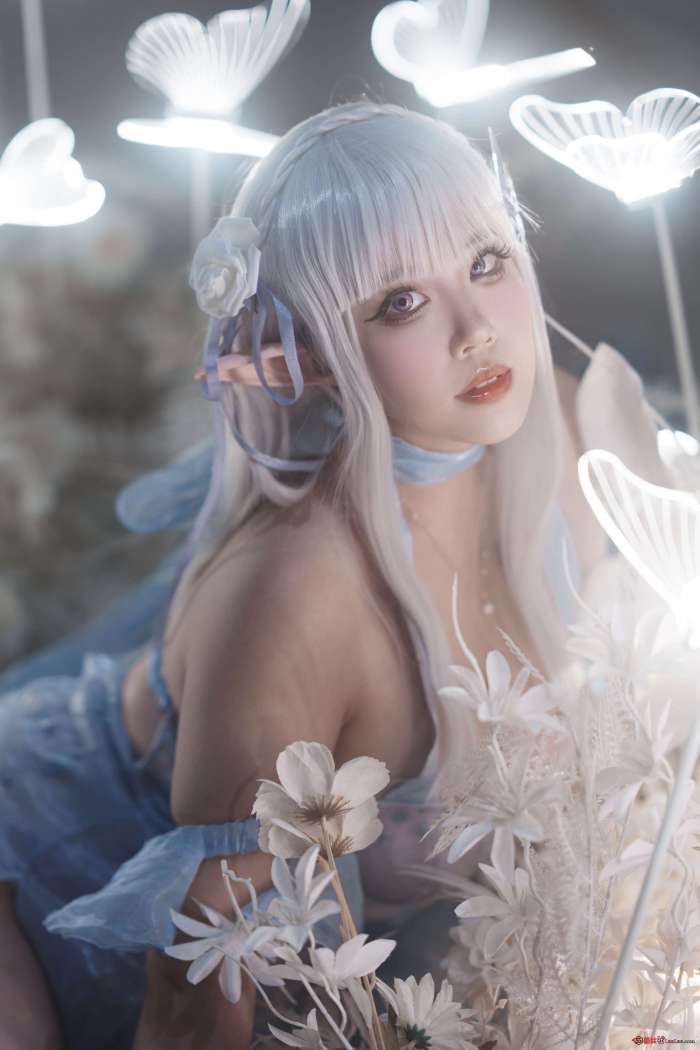 小完能干脆面qvq – 爱蜜莉雅 [16P-143MB]