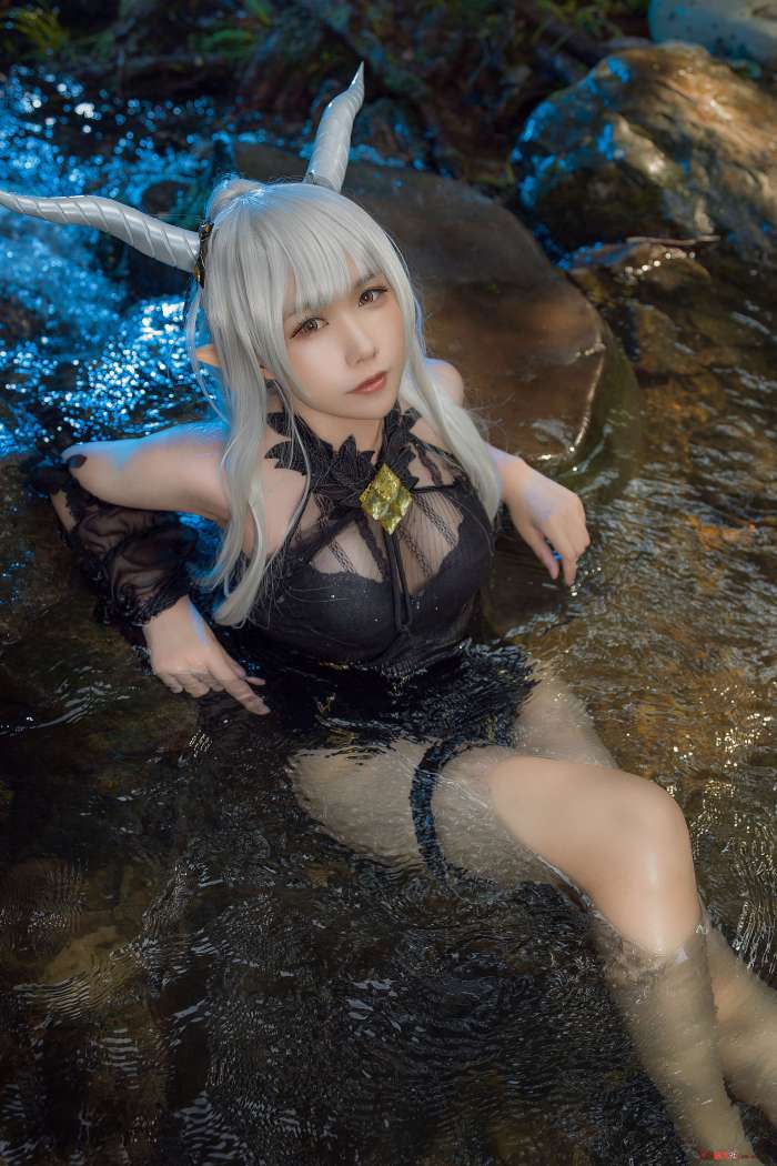 麻花酱 – 明日方舟 闪灵泳装 [20P135MB]