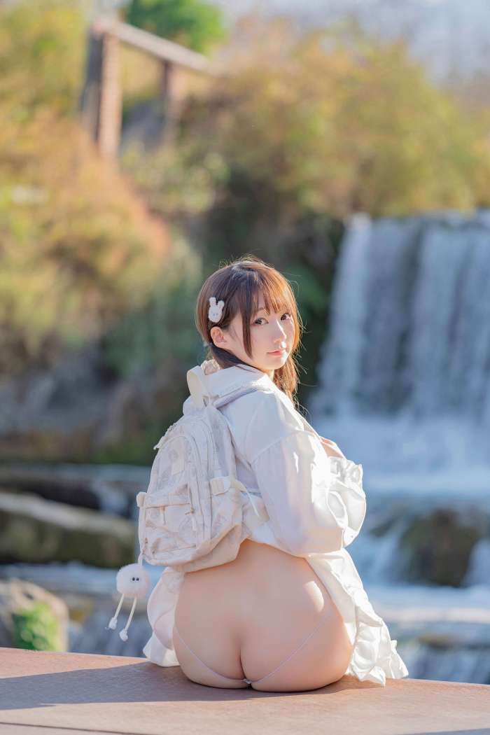 [Fantia]しずくの部屋 (しずく) （原魔物喵）- 2025年3月1000日元订 🤍泡の白いドレス🤍 [90P585MB]