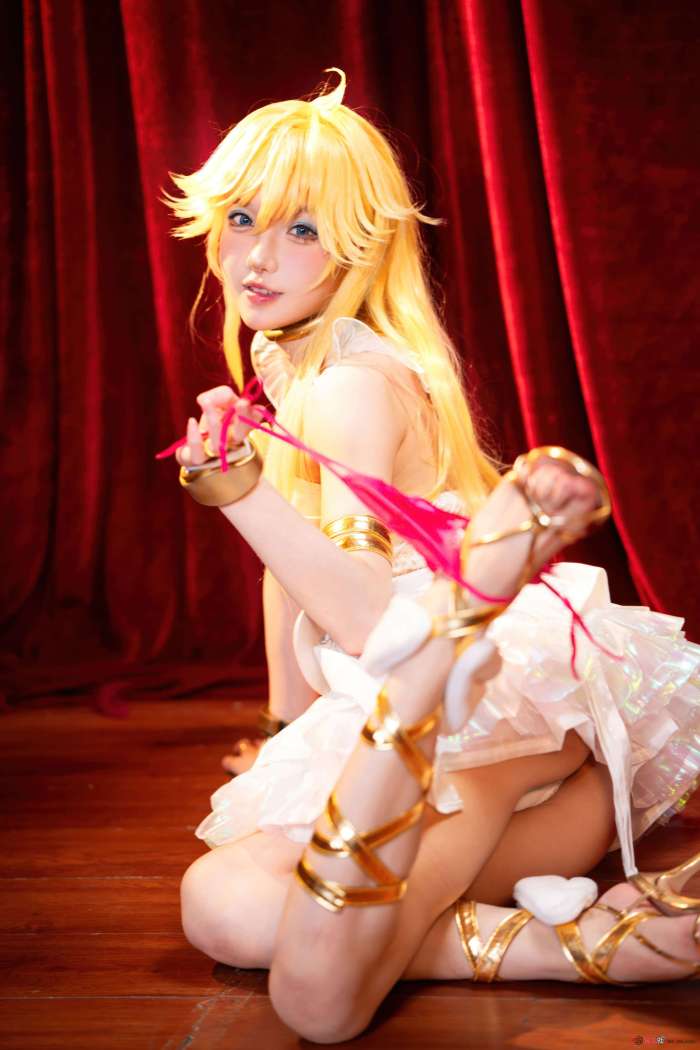 阿包也是兔娘 &苏苏苏Sofia – 吊带袜天使 [33P-418MB]