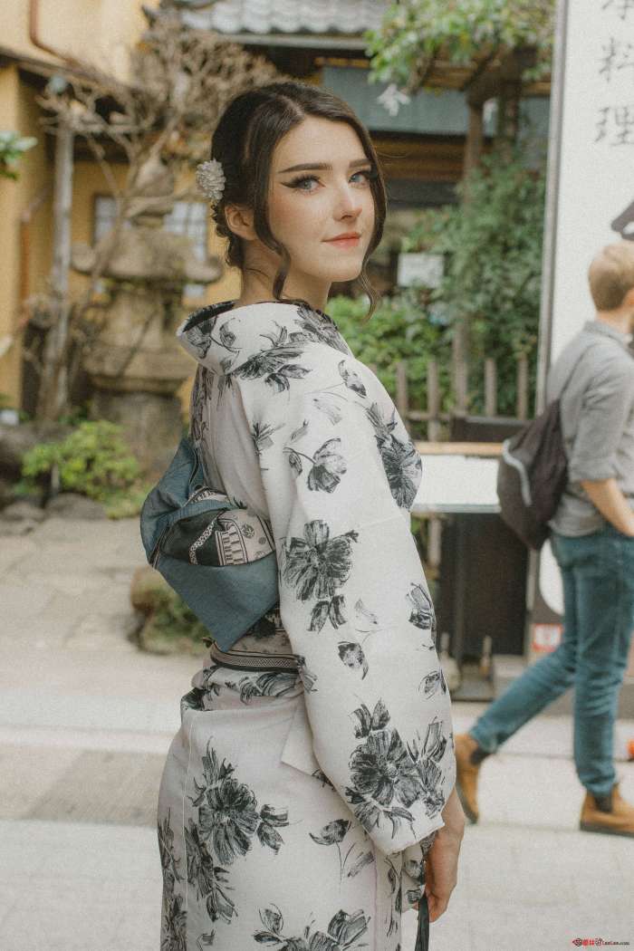 Candy_Ball – Kimono [39P5V474MB]