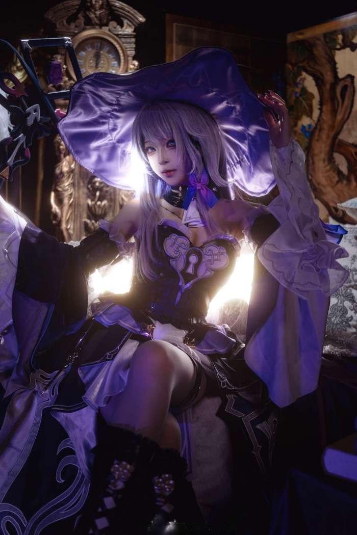 矢量鱼 – 崩坏星穹铁道大黑塔 [18P33MB]