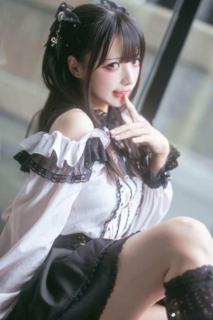 贤儿sherry – 地雷系女子 [51P101MB]