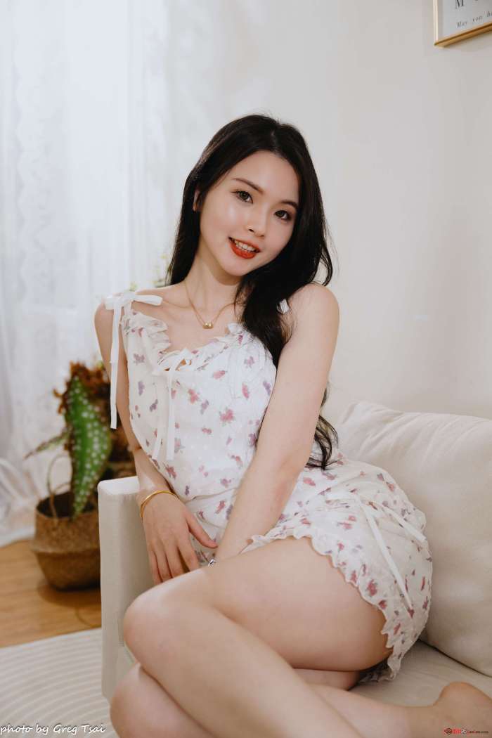 米浆 – 碎花连衣裙 [103P256MB]