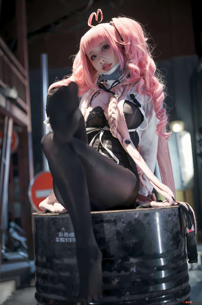 您的蛋蛋 – 交错战线 粉毛卡提娜 [92P-669MB]