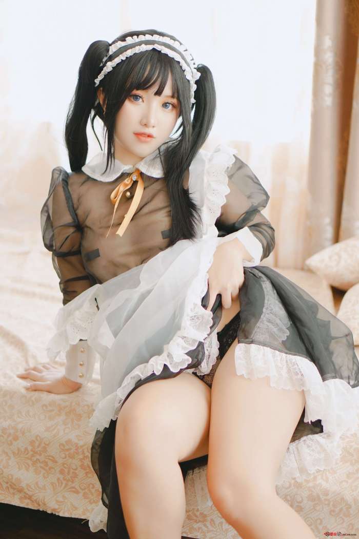 Chono Black – Transparent Maid [16P89MB]