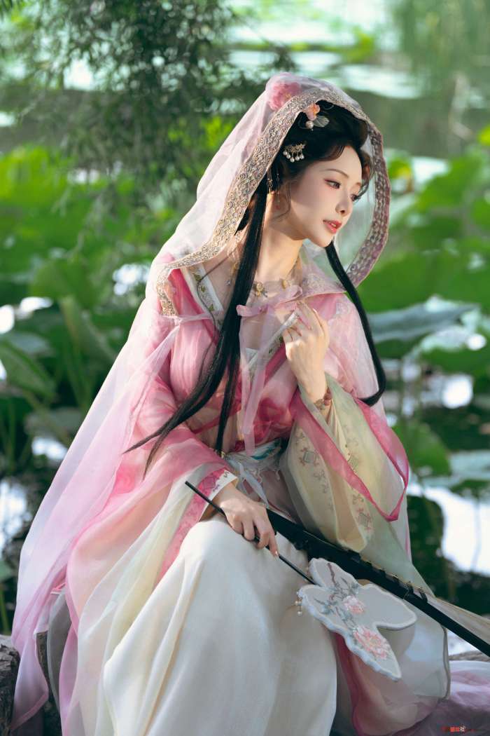 雯妹不讲道理 – 祝您中秋快乐owo [20P156MB]