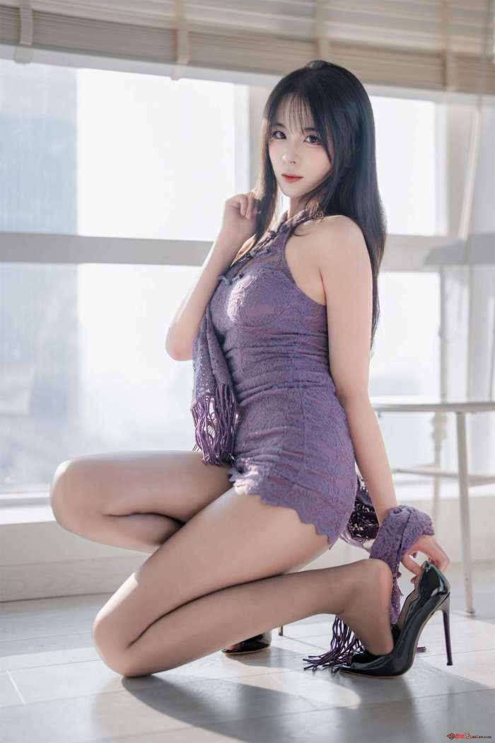 轩萧学姐 – 紫色旗袍 [140P1.86GB]