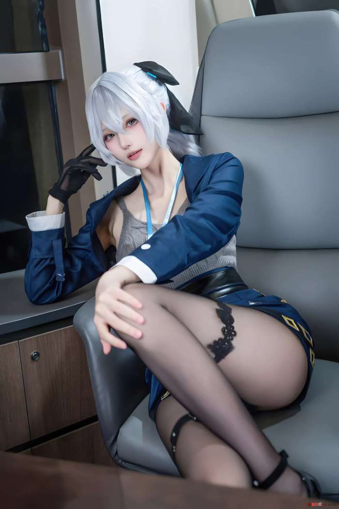 花兮_honoka – 布洛妮娅大鸭鸭 [10P45MB]