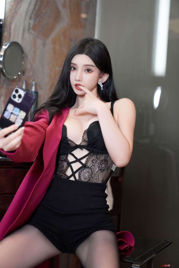 周于希 – [内购系列] 蕾丝黑丝直播 [109P1.35GB]