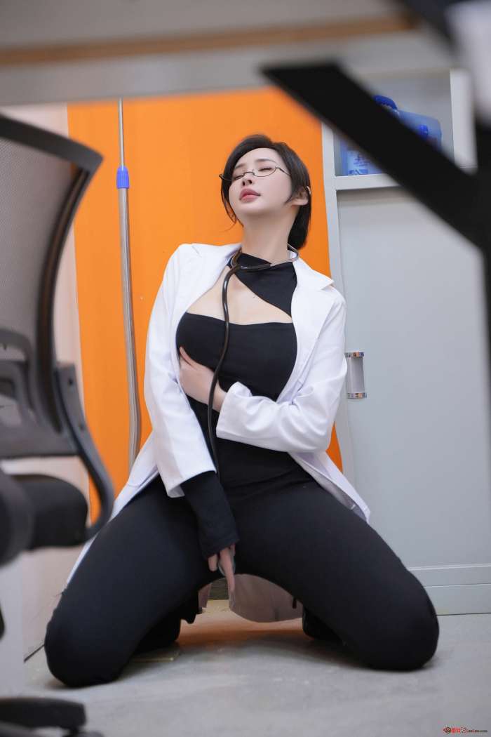 周妍希 – 秀人网模特 青涩主治医生 [77P593MB]