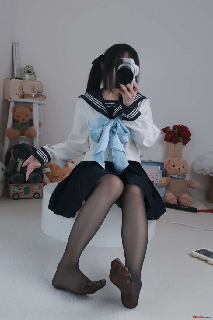 小羊蛋卷 – 黑丝水手 黑色中华娘 [20P2V615MB]