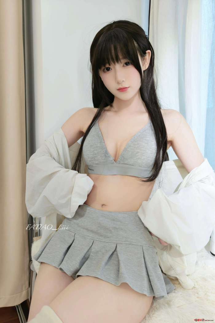 迷之呆梨(发条少女) – 超短短裙 [18P1V100MB]