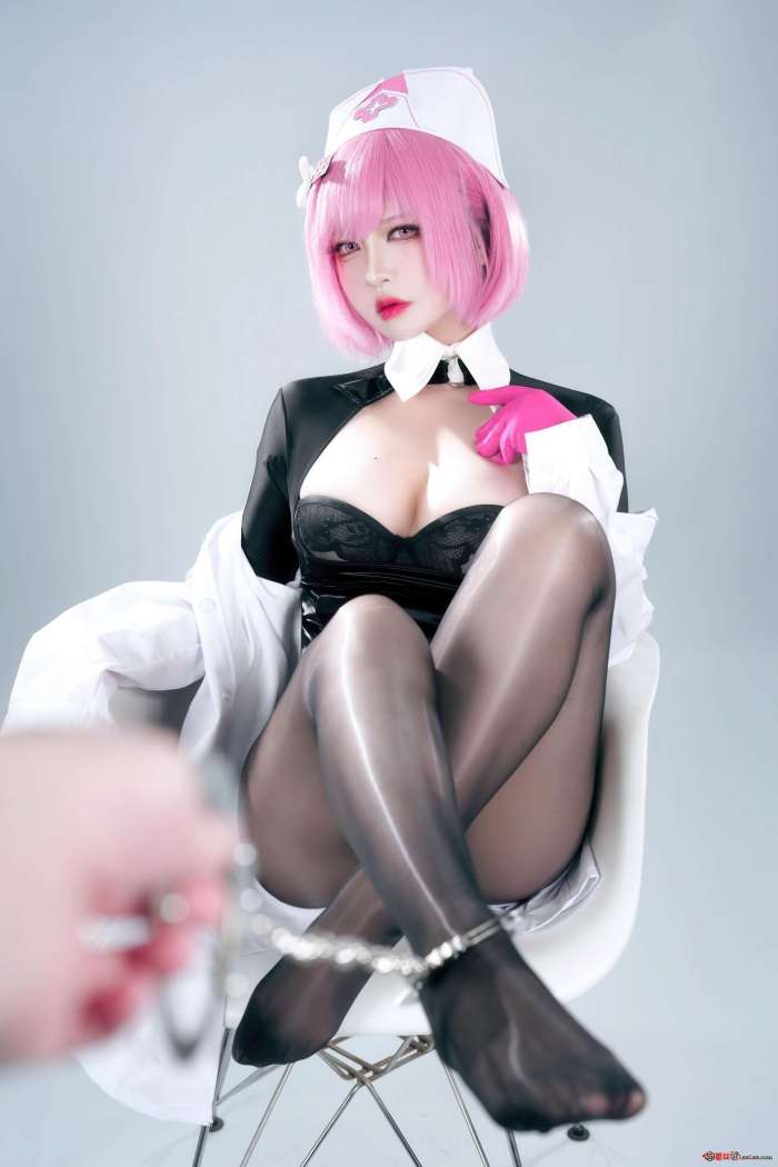 半半子 – 王医生 [56P311MB]