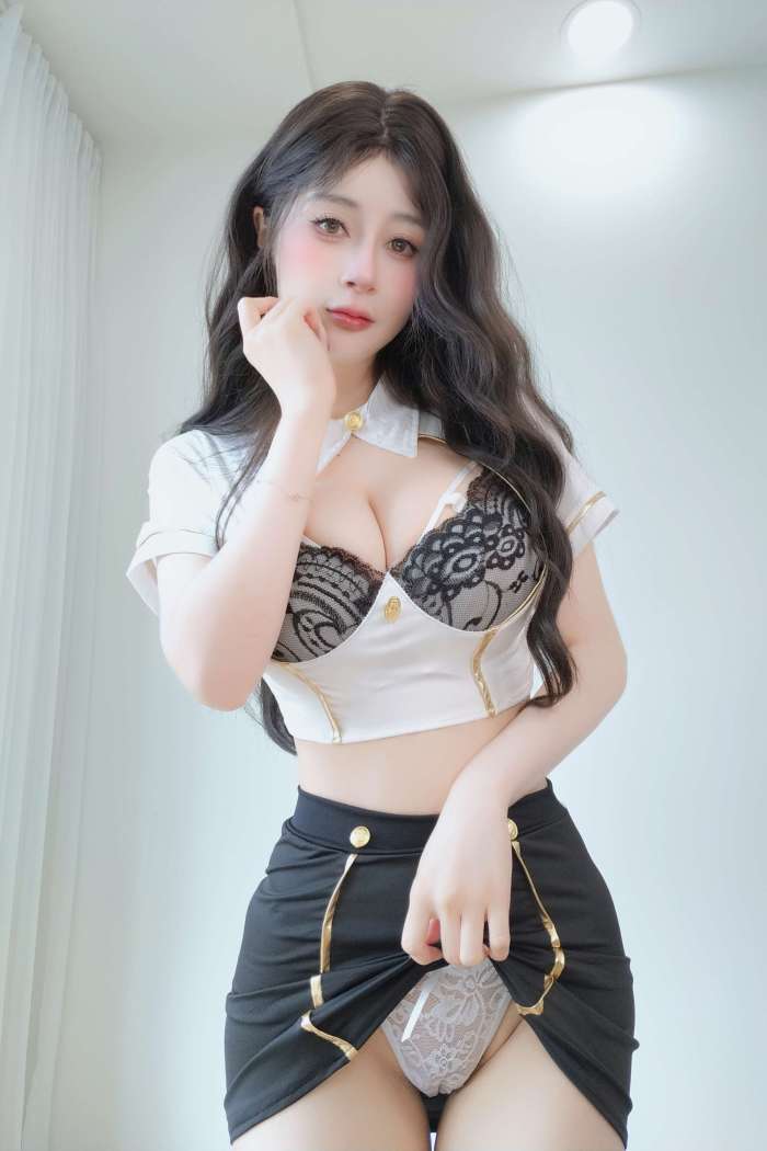 白银81 – [Fantia] 25年10月会员合集(16套) [116P5V1.30GB]