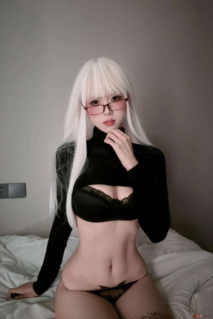 麻薯好吃 – 暗夜纯白 [52P92MB]