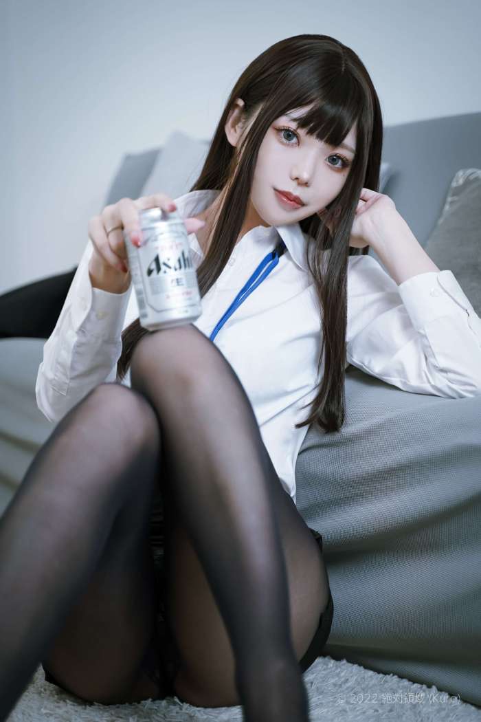 [くろ@kuro_7n]2022fantia电子写真集 OL [65P88MB]