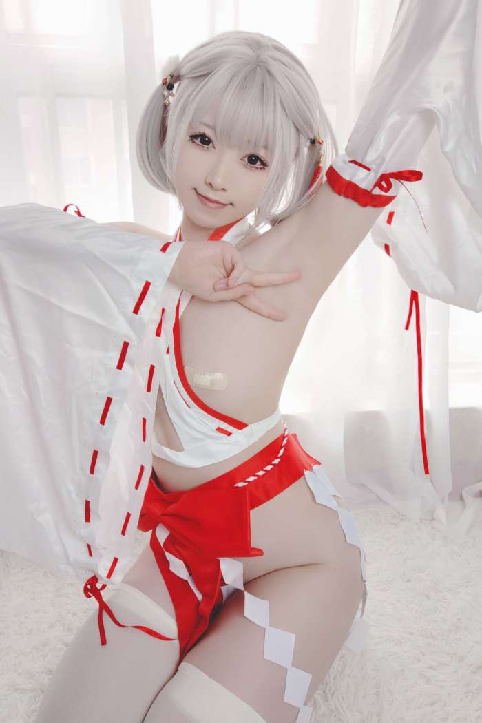 朝霧愛 – 巫女服自拍 [40P150MB]