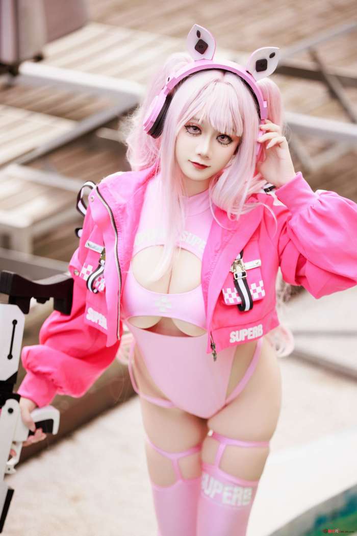 阿雪雪 – 爱丽丝泳装 [95P1V1.36GB]